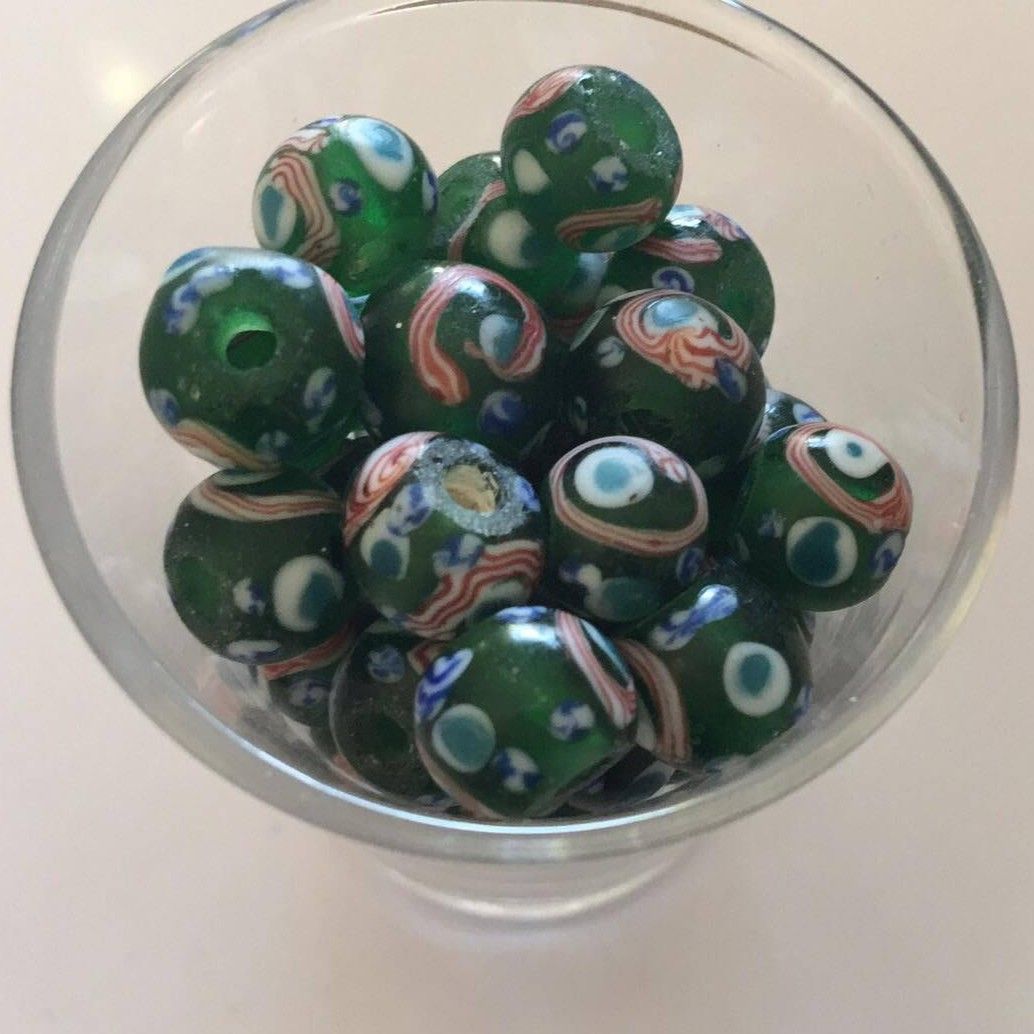 Javanese - Swirly Spot Green 8mm