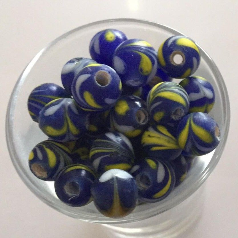 Javanese - Feathered Blue &amp; Yellow 8mm