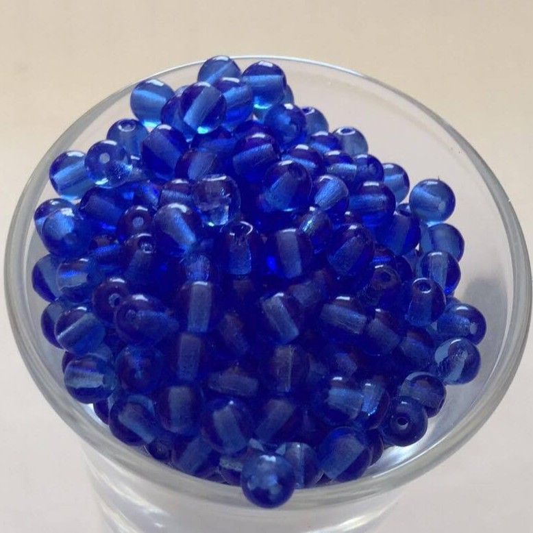 Czech Tiff - Sapphire 4mm