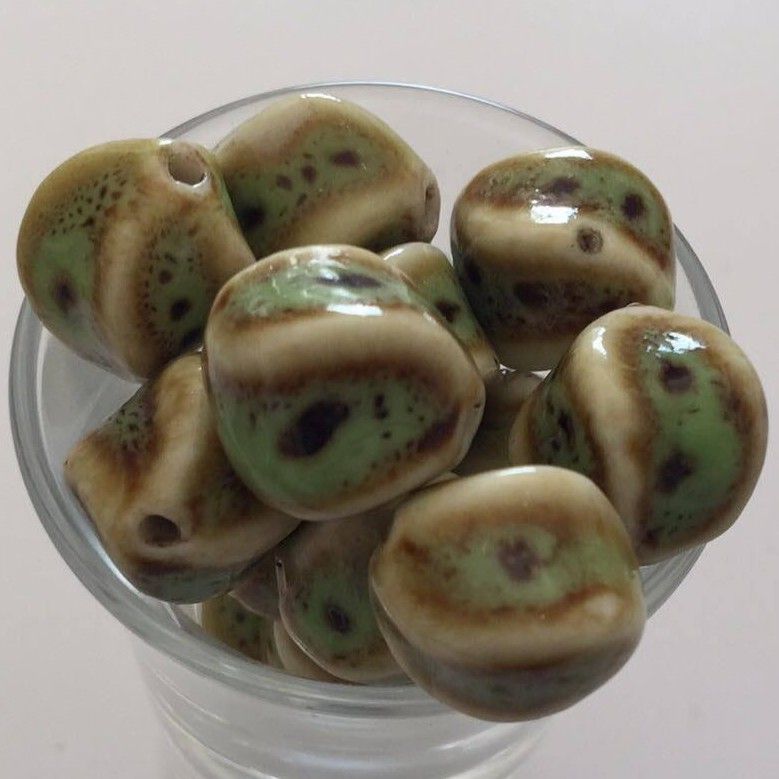 Chinese Porcelain Twist - Lime 15x13mm