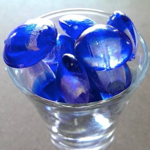 Chinese Foil Puffed Flat Round - Royal Blue &amp; Clear 20mm