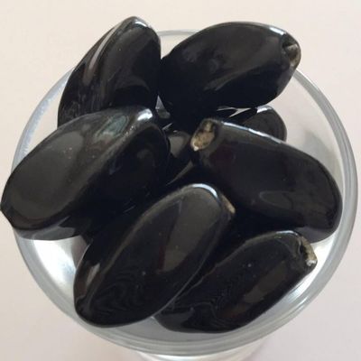 Chinese Porcelain Twist - Black 22x10mm