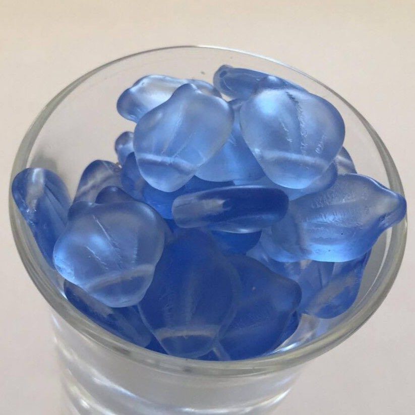 Czech Flat Leaf - Matt Light Sapphire 14mm