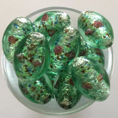Czech Rose Foil Oval - Green 18x12mm