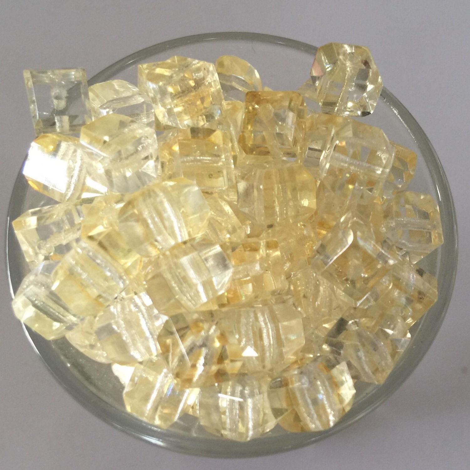 Chinese Faceted Cube - Jonquil 6mm