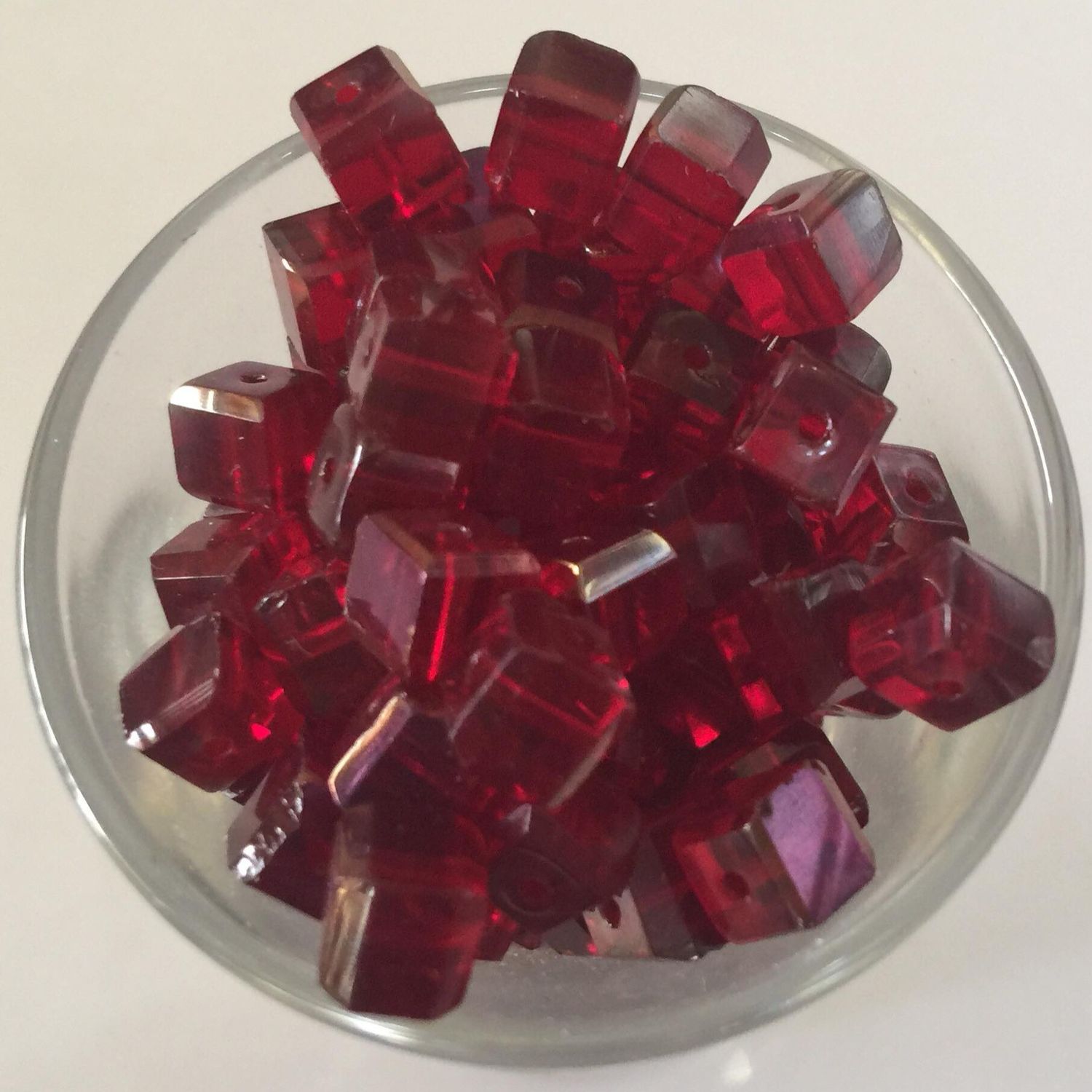 Chinese Faceted Cube - Garnet 6mm