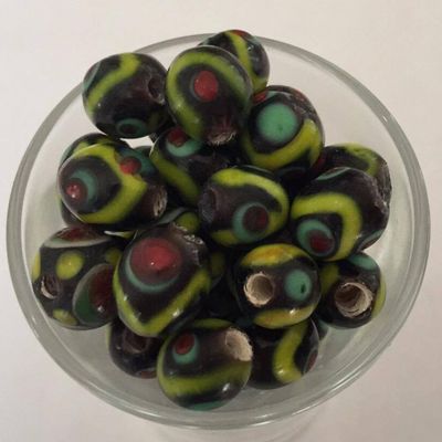 Javanese Glass - Black, Wave Spot 10mm