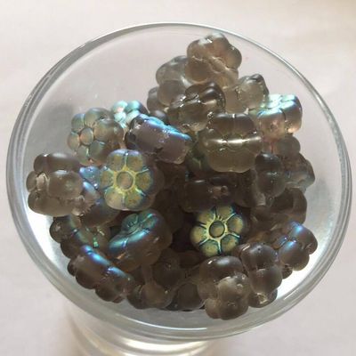 Czech Daisy - Black Diamond AB 8mm