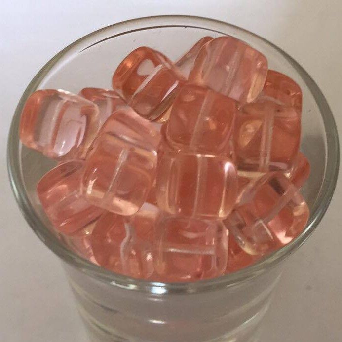 Czech Cube - Pink 8x11mm