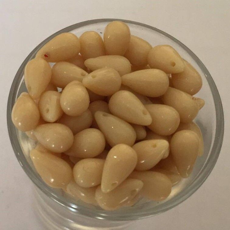 Tear Drop - Opaque Cream 10mm
