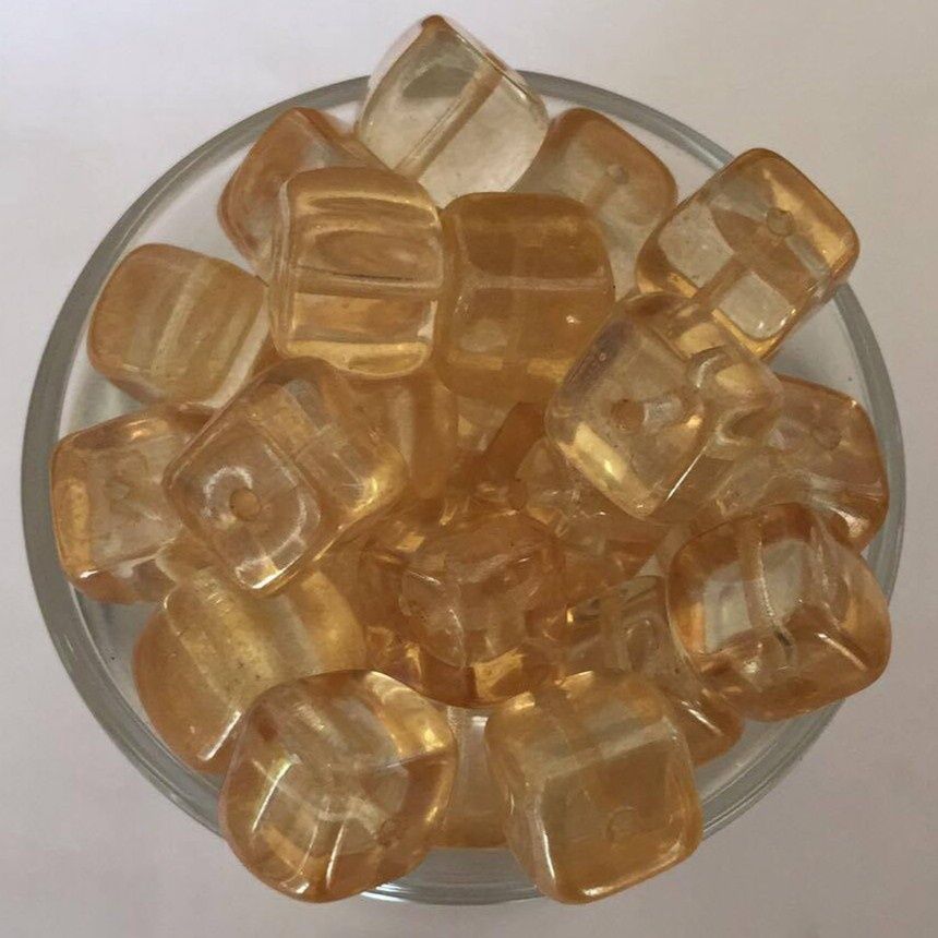 Czech Cube - Champagne 8x11mm