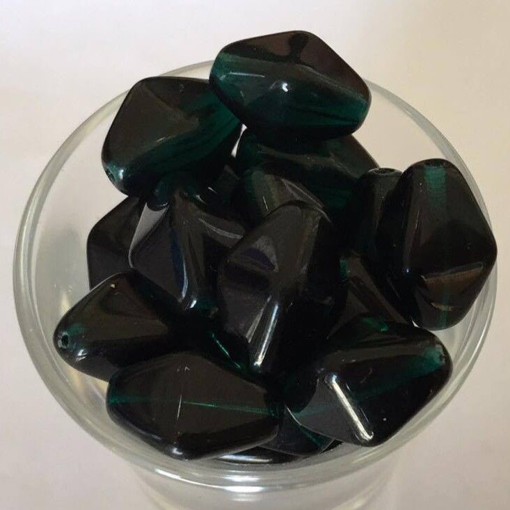 Czech Lantern - Emerald 15mm