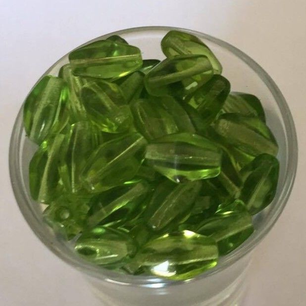 Czech Lantern - Lime 11x7mm