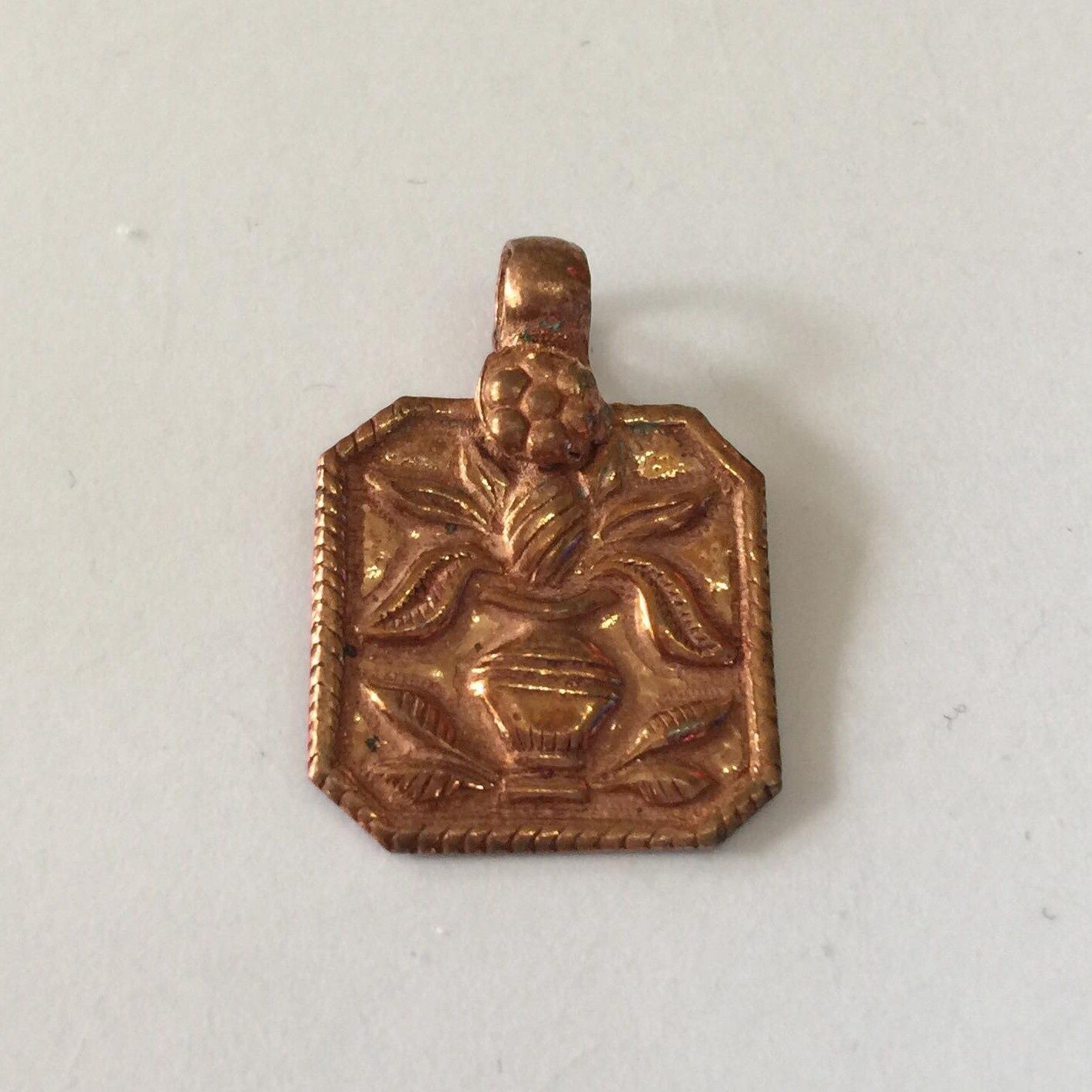 Hindu Square Amulet - Copper 18mm
