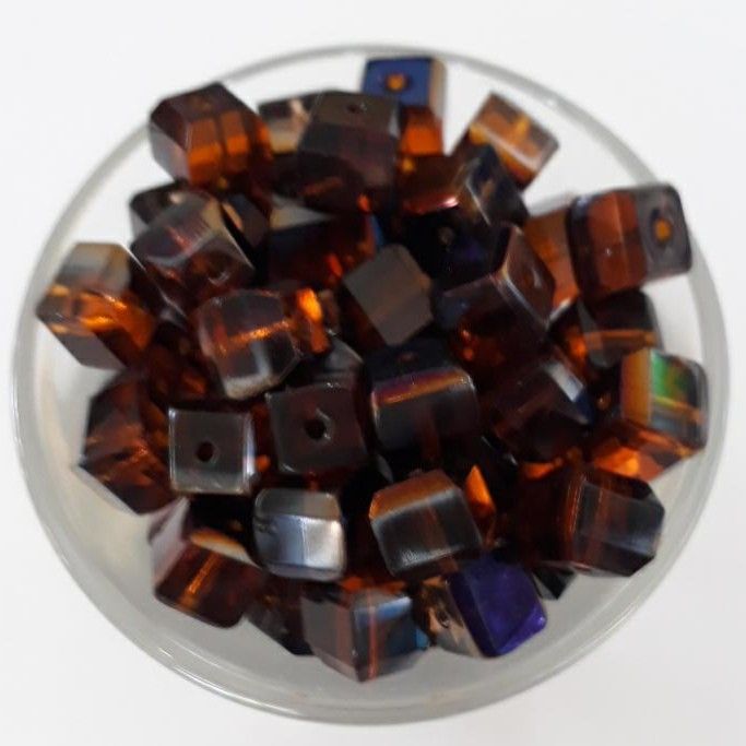 Chinese Faceted Cube - Topaz Zarit 6mm