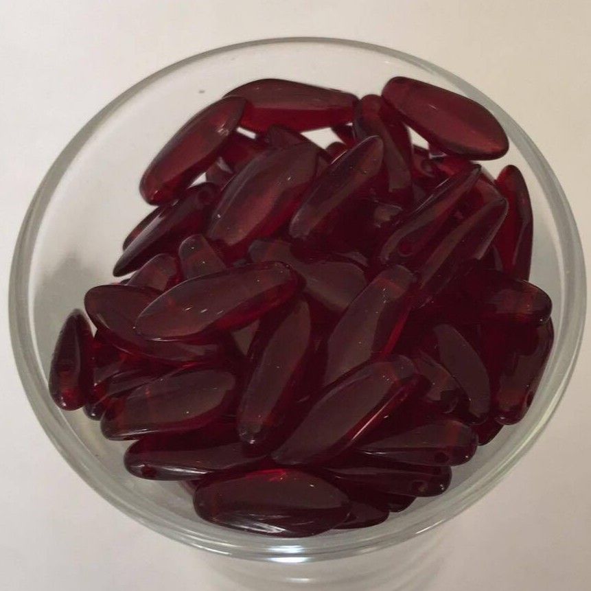 Speardrop - Garnet 2x15mm