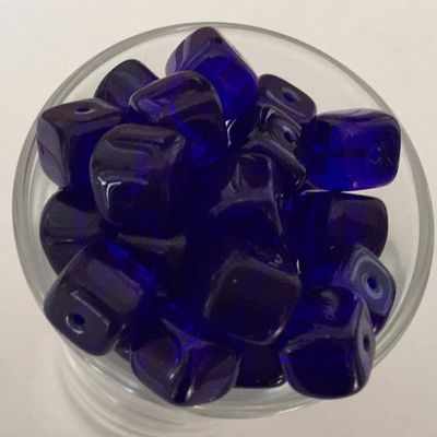 Czech Cube - Royal Blue 8x11mm