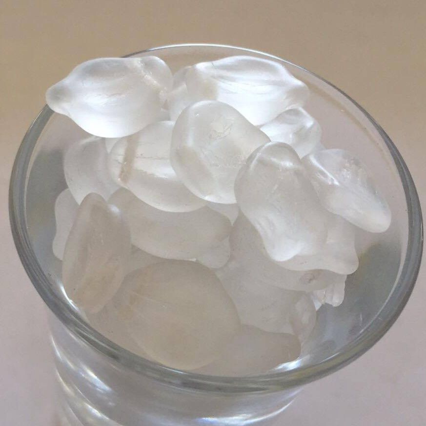 Czech Flat Leaf - Matt Clear 14mm