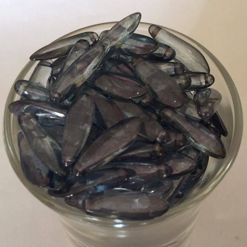 Spear Drop - Silver Blue Lustre 15mm