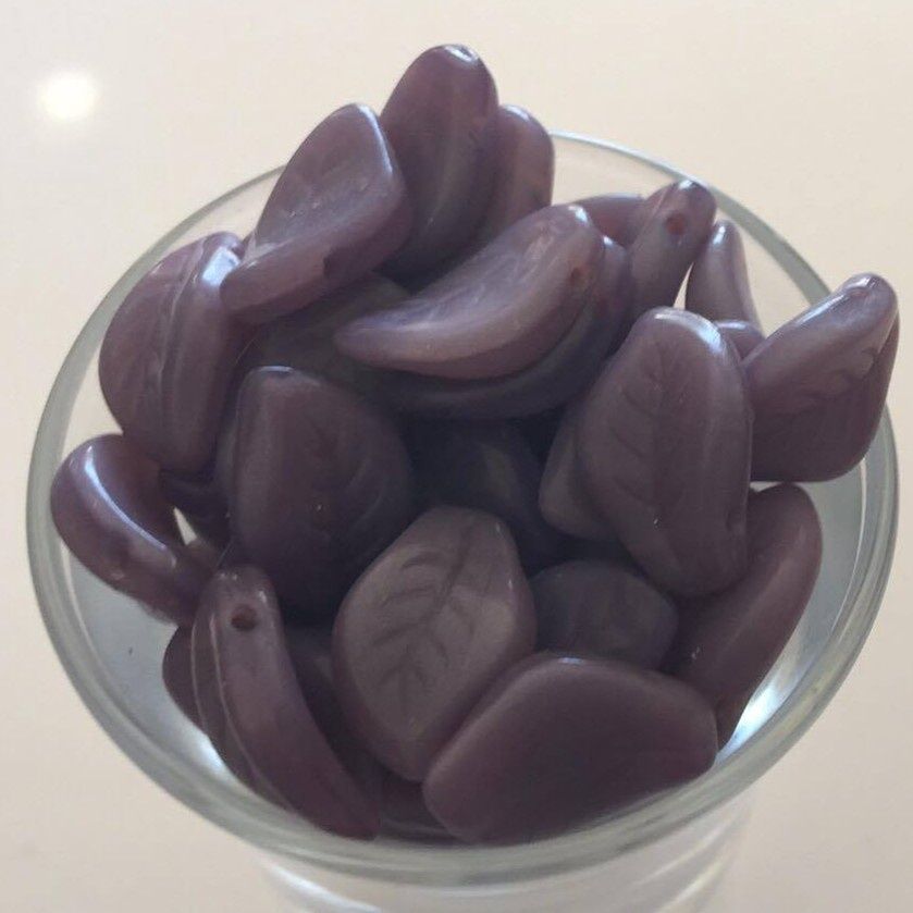 Czech Leaf Twist - Opaque Purple 15mm