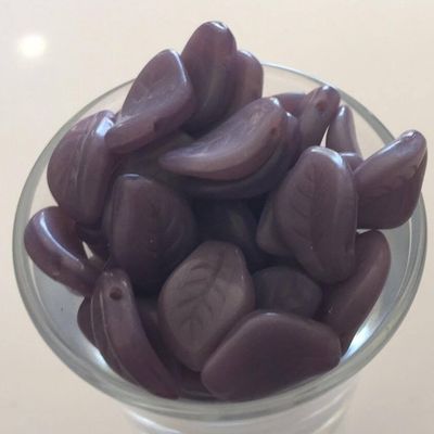 Czech Leaf Twist - Opaque Purple 15mm