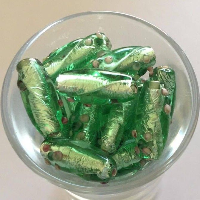 Czech Foil Twist - Peridot 18mm