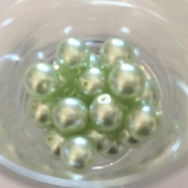 Czech GB Pearl - Light Mint 8mm