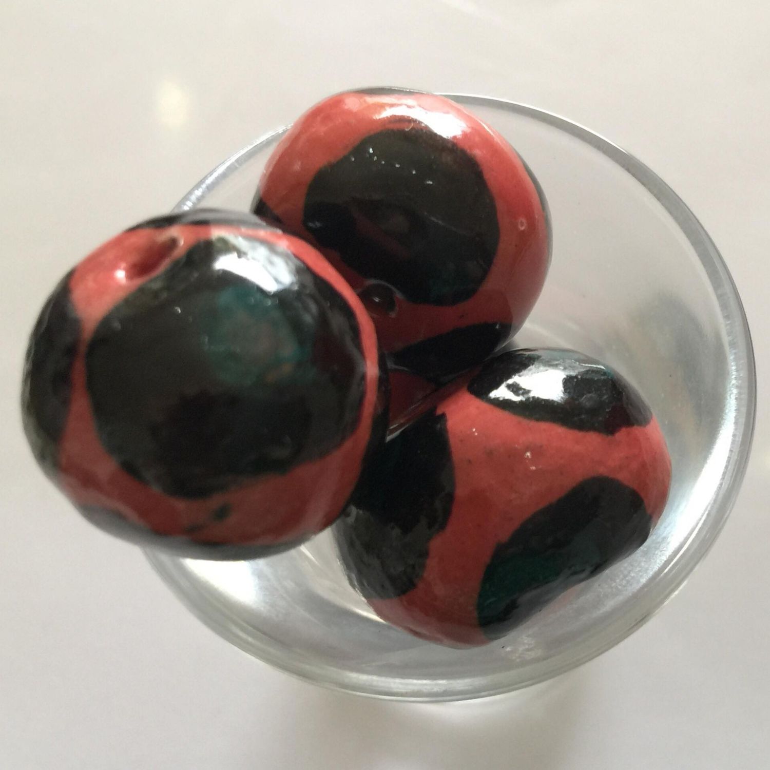 NZ Made Ceramic Round - Red With Black Spot 22mm