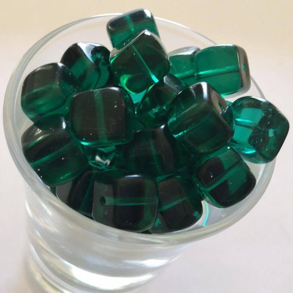 Czech Cube - Emerald 8x11mm