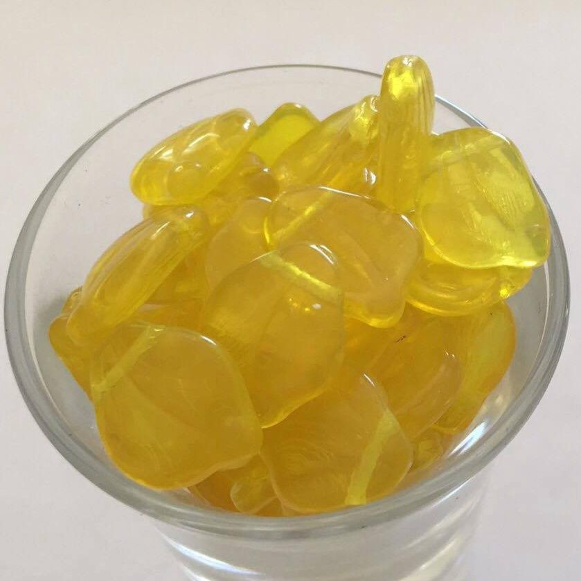 Czech Flat Leaf - Yellow 14mm
