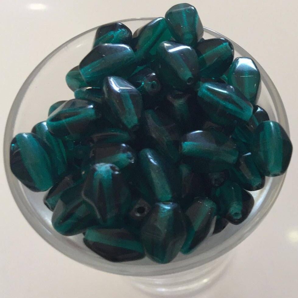 Czech Lantern - Emerald 9x6mm