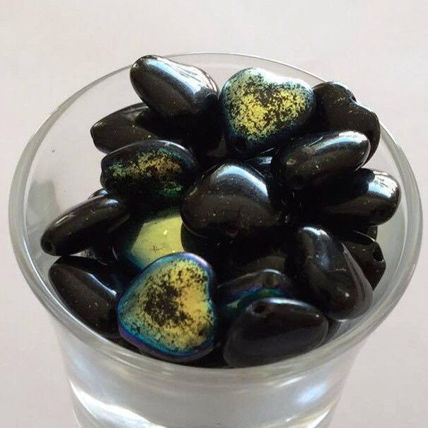 Czech Heart - Black AB 12mm