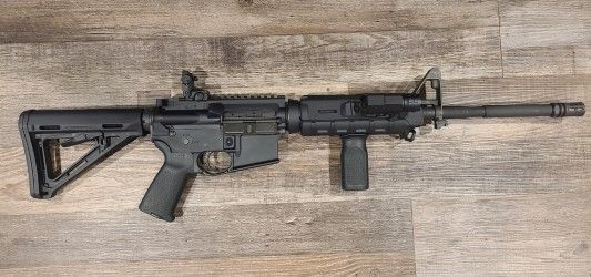 *CONS* COLT M4 CARBINE 16" 5.56 AR15 RIFLE, BLK, W/ 3 MAGS, LIGHT, MOE VERT GRIP