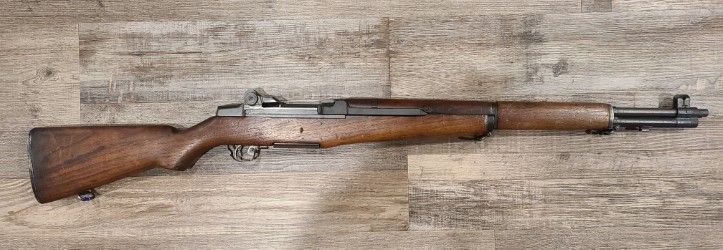 *USED* INTERNATIONAL HARVESTER 24" .30 CAL M1 GARAND, WOOD/BLK, UNWELDED BARREL, W/ 1 ENBLOC, C.O.A., CARDBOARD BOX