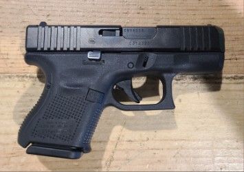 *USED* GLOCK 27 GEN 5 3.5" 40S&amp;W PISTOL, BLK, W/ 3 MAGS, ORIGINAL CASE/ACCYS