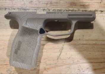 VA CUSTOMS P365XL FDE TOPOGRAPHIC LASER/CERA GRIP MODULE, NMS