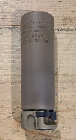 *USED* SUREFIRE SOCOM556-MINI2/RC2 5.56MM SUPPRESSOR, FDE, COMES W/ MOLLE POUCH, ORIGINAL BOX