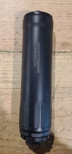 *USED* HUXWRX VENTUM 762 7.62MM HUB COMPATIBLE SUPPRESSOR, BLK, COMES W/ 1/2X28 AND 5/8X24 DIRECT THREAD MOUNTS, ACCYS, NO BOX