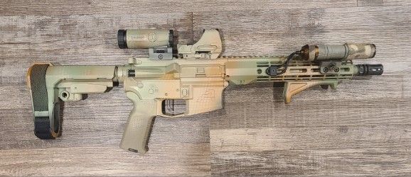 *USED* AERO M4E1 10.5" .300BLK PISTOL, CAMO, COMES W/ OPTIC, MAGNIFIER, LIGHT, CRITERION BARREL, NO CASE