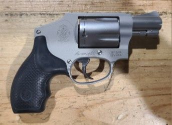 *USED* SMITH &amp; WESSON 642-2 2" .38CAL REVOLVER,  STAINLESS, COMES W/ HOLSTER, SPEED LOADER, ORIGINAL BOX