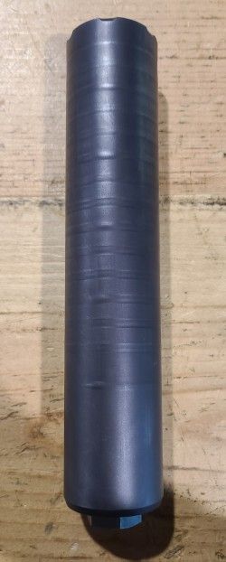 *USED* Q FULL NELSON .30CAL SUPPRESSOR, GRY, COMES W/ 5/8X24 DT MOUNT, ORIGINAL BOX
