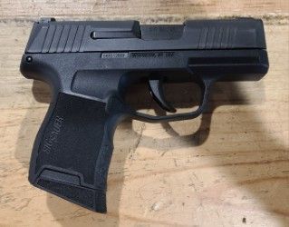 *USED* SIG SAUER P365 9MM SEMI-AUTO PISTOL, BLK, COMES W/ 2 MAGS, ORIGINAL CASE