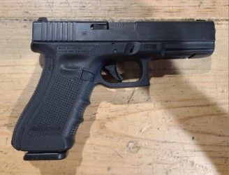 *USED* GLOCK 22 GEN 4 .40CAL PISTOL, BLK, COMES W/ 4 MAGS, HOLSTER, ORIGINAL CASE/ACCYS