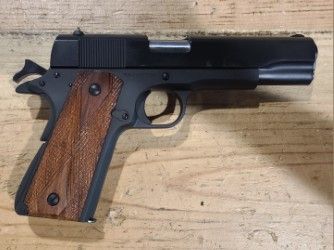 *USED* TAYLOR'S 1911 .45ACP PISTOL, BLK/WOOD, COMES W/ 2 MAGS, HARD CASE