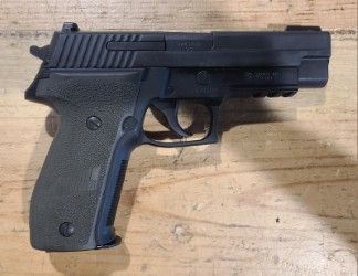 *CONS* SIG SAUER P226 9MM PISTOL, BLK/GRN, COMES W/ 3 MAGS, ORIGINAL CASE