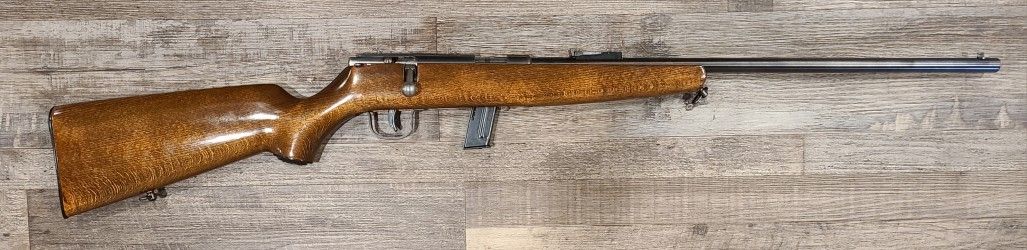 *USED* VOERE GMBH 21" .22LR RIFLE, BLK/WOOD, COMES W/ 1 MAG, NO BOX
