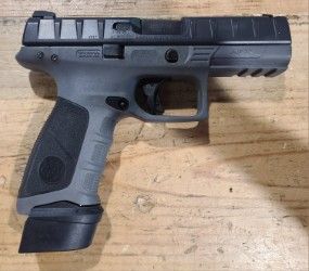 *USED* BERETTA APX 4" 9MM PISTOL, BLK/GRY, COMES W/ 5 MAGS, ORIGINAL CASE/ACCYS