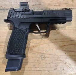 *CONS* SIG SAUER P365 FUSE 4.25" 21+1 SEMI-AUTO 9MM PISTOL, BLK, COMES W/ HOLOSUN EPS CARRY,  3 MAGS, HOLSTER, ORIGINAL CASE