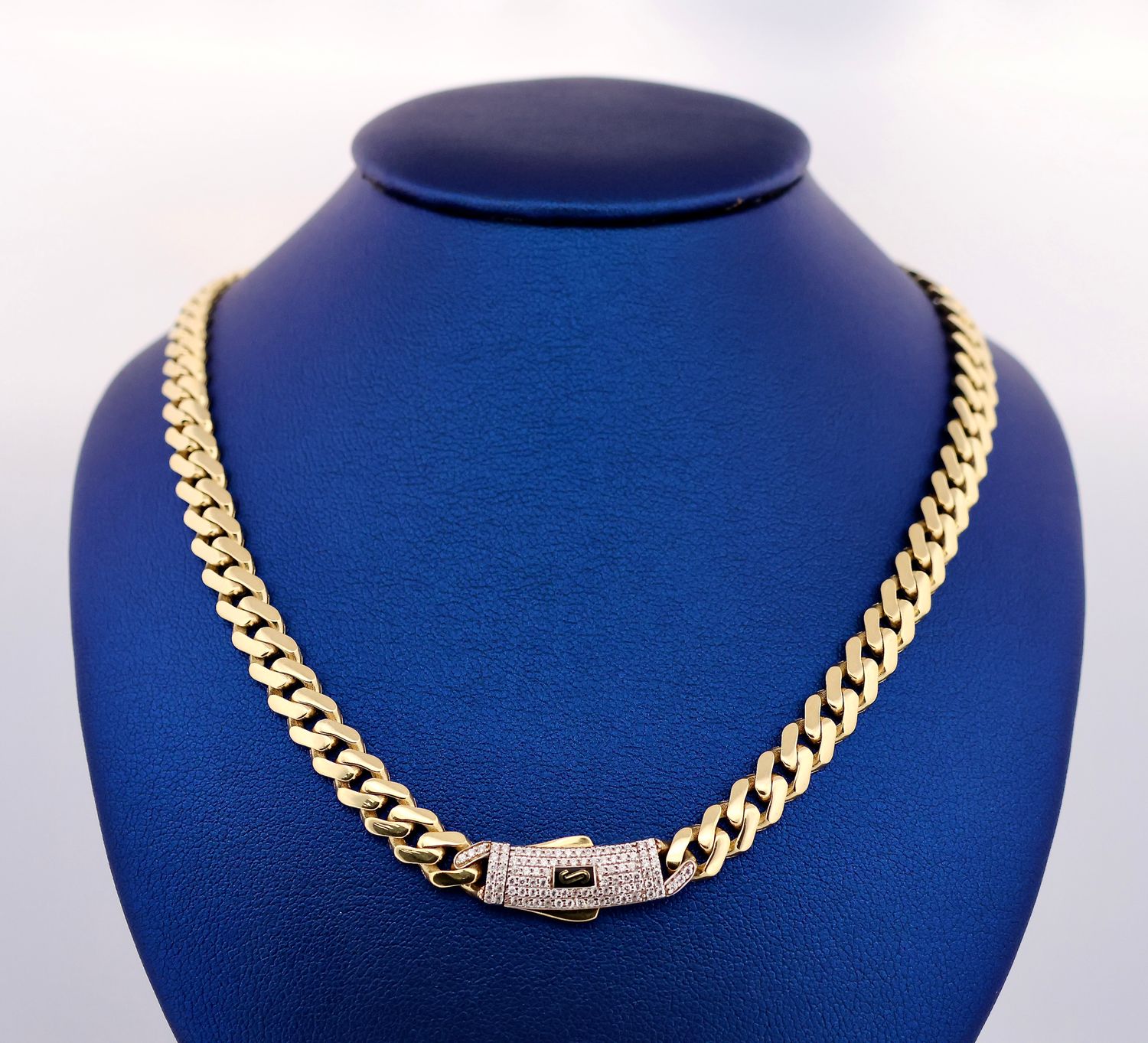Cadena Monaco 10k
Dimensiones 22" x 6.5 mm
Peso 19g
MO100012565