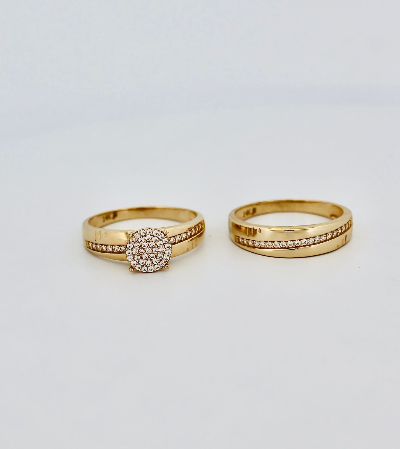 Anillos de Compromiso 14k
Size 9
Peso 5.5g
CO10003865